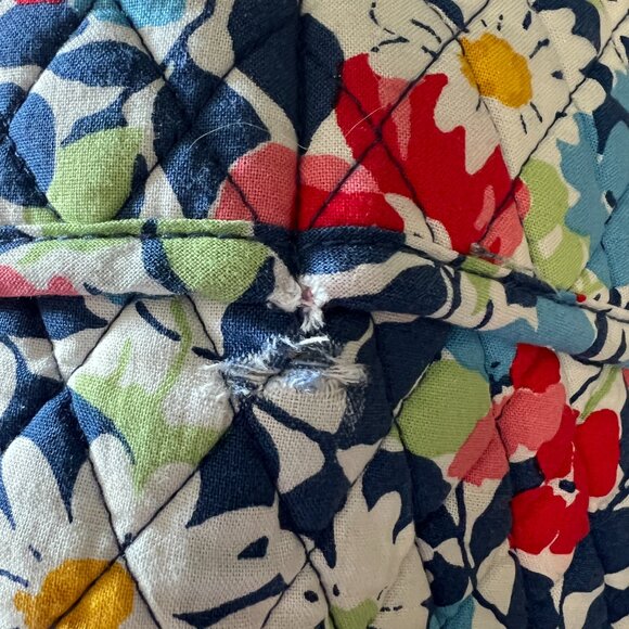 Vera Bradley Grand Weekender Travel Bag, Summer Cottage - Picture 8 of 9